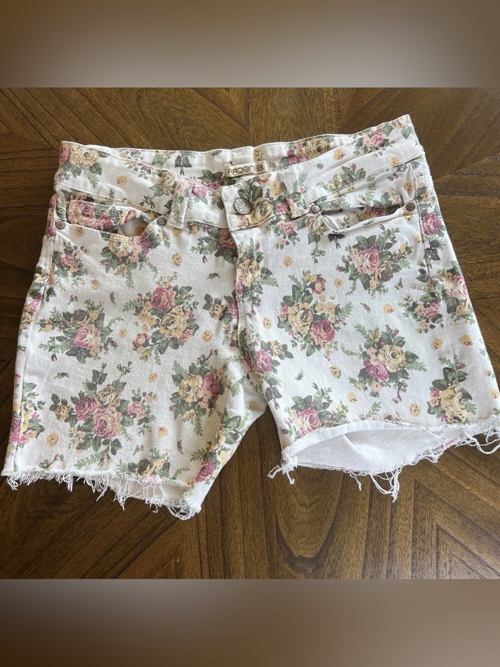 Vintage Arden B Womens Size 10 White Floral Denim Cutoff Shorts